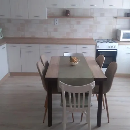 Riavia Vendeghaz * 诺茨瓦约